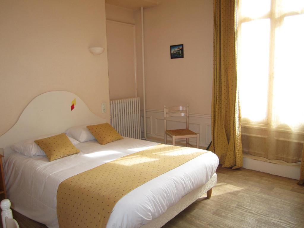 Hotel Arlequin Centre Historique Troyes Room photo
